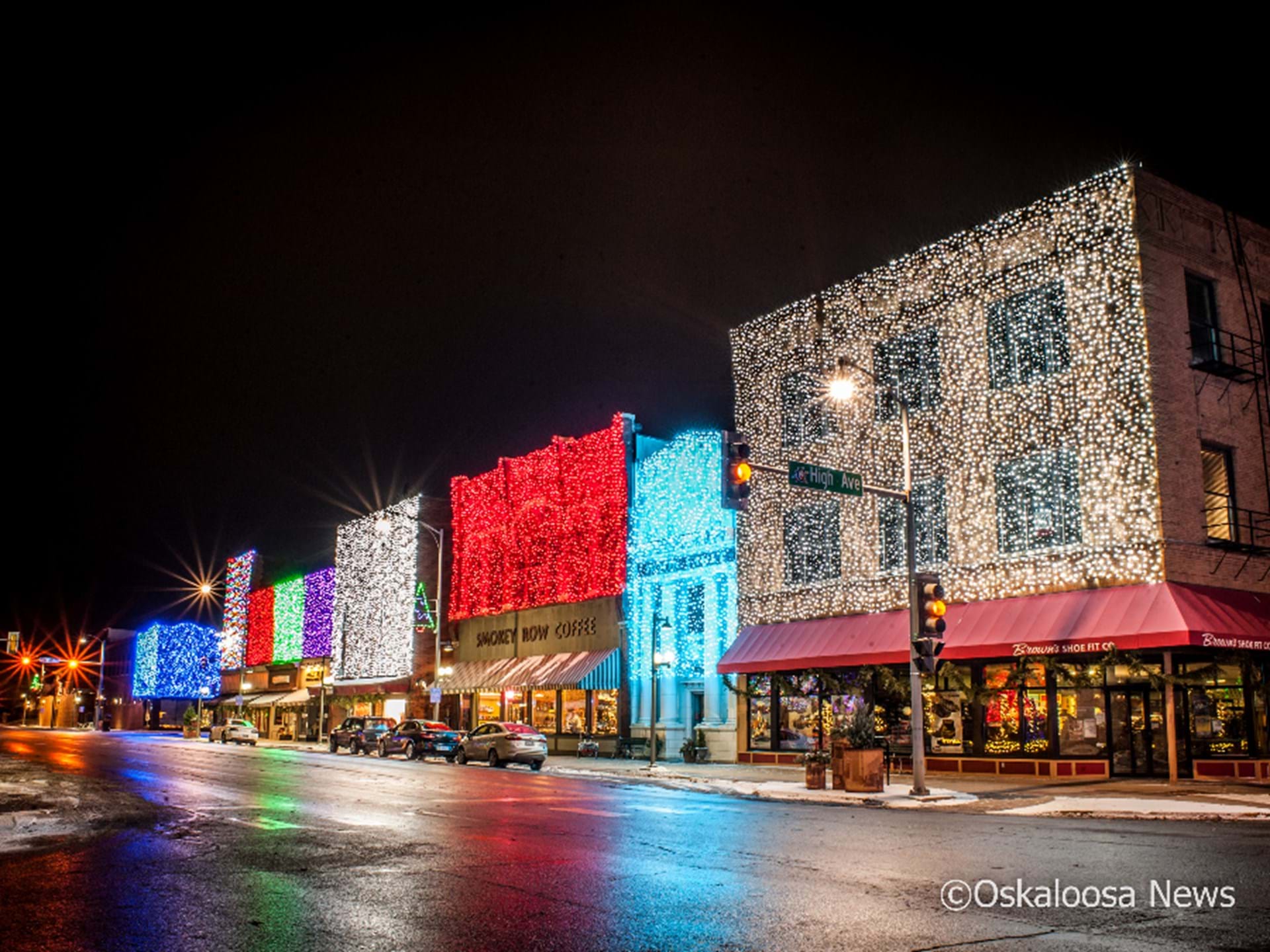 Downtown Oskaloosa during Painting with Lights (Late Nov - Early Jan)
