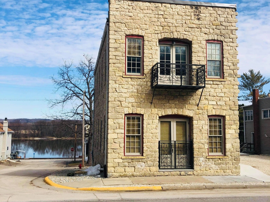 The Stone Home On On N 2nd Street Lansing Iowa Travel Iowa Thisisiowa