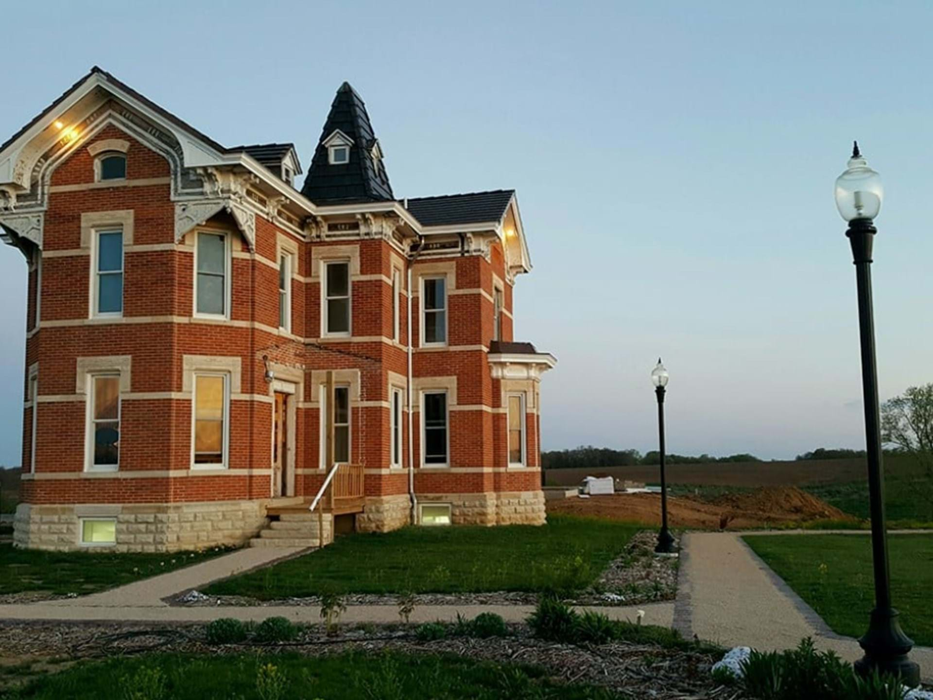 buchanan-house-winery-tipton-iowa-travel-iowa