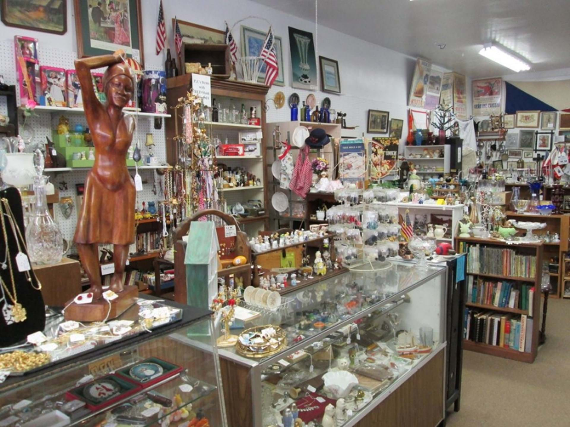 Czech Village Antiques | Cedar Rapids, Iowa | Travel Iowa