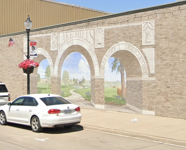 Lake Mills Downtown Mural | Lake Mills, Iowa | Travel Iowa