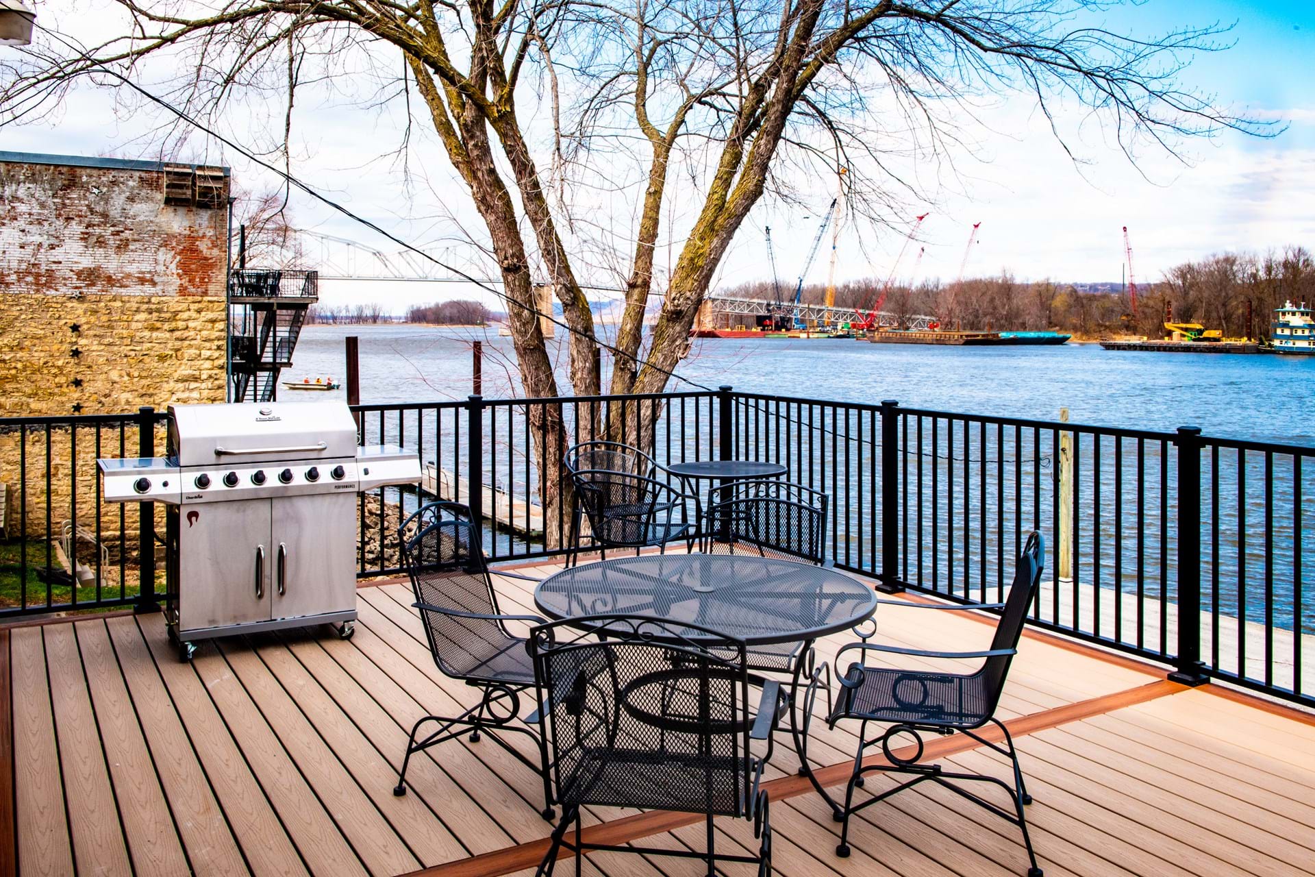 Deck overlooking the Mississippi River