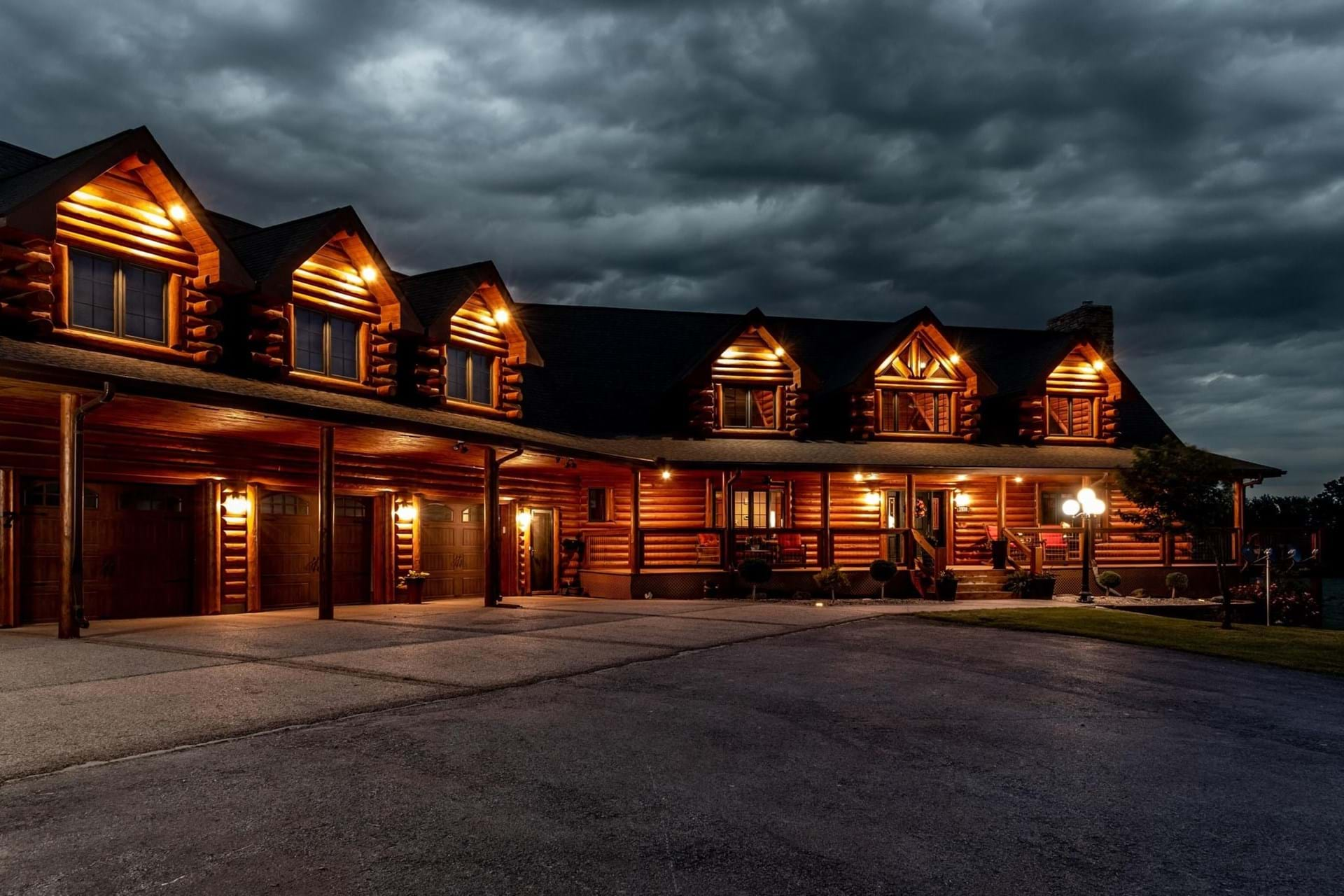 True Log Lodge