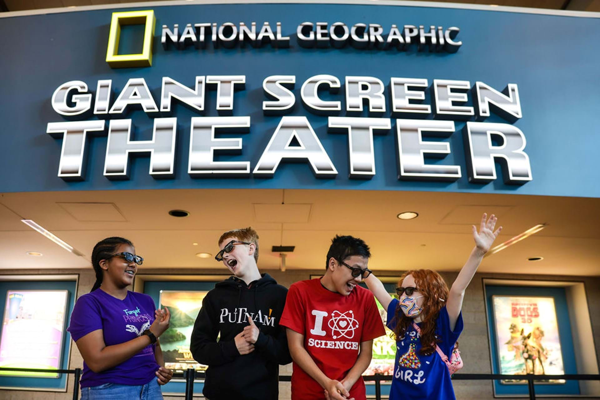 Putnam GIANT Screen Theater