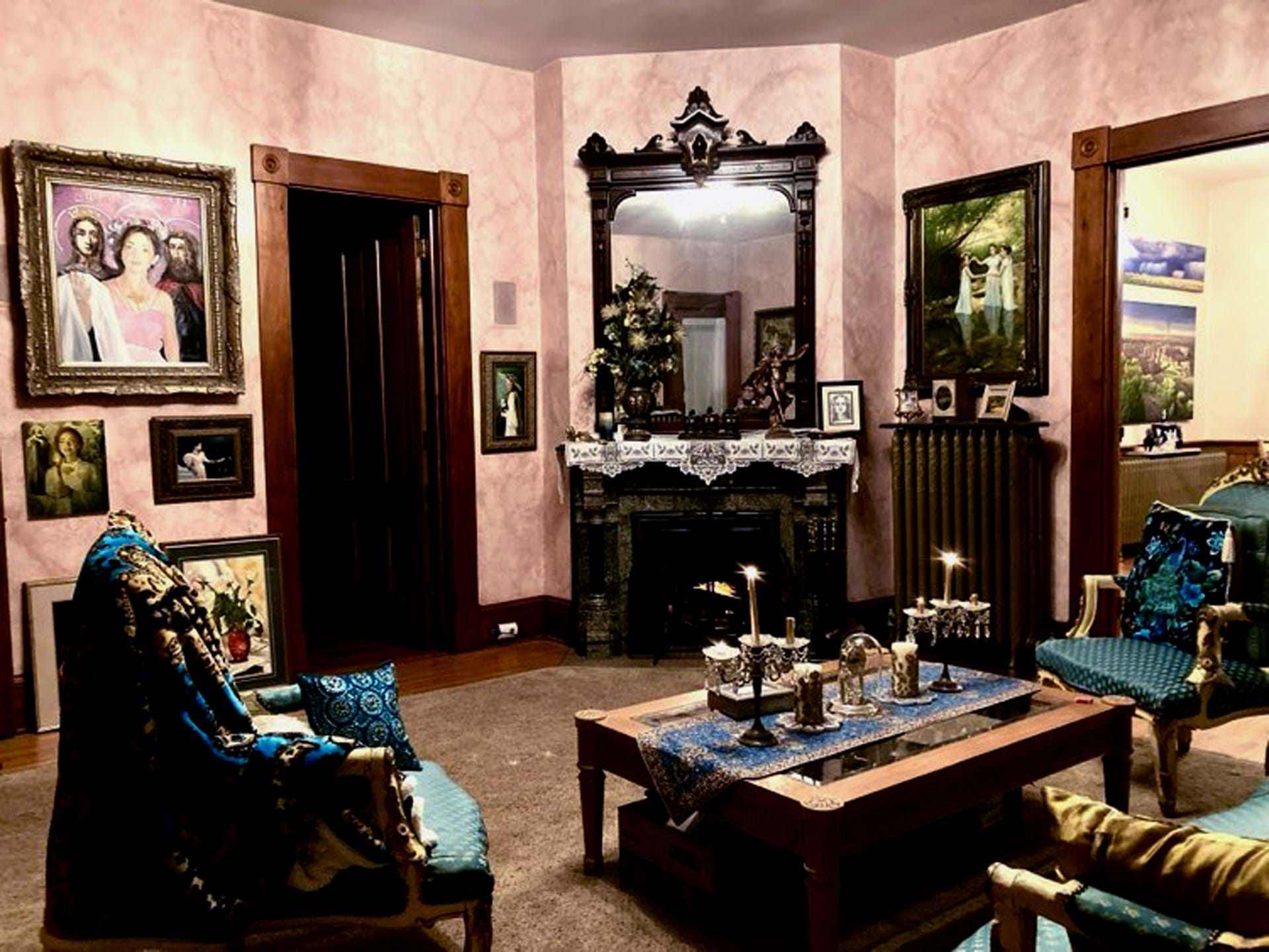 The living room at D'Arte Manor