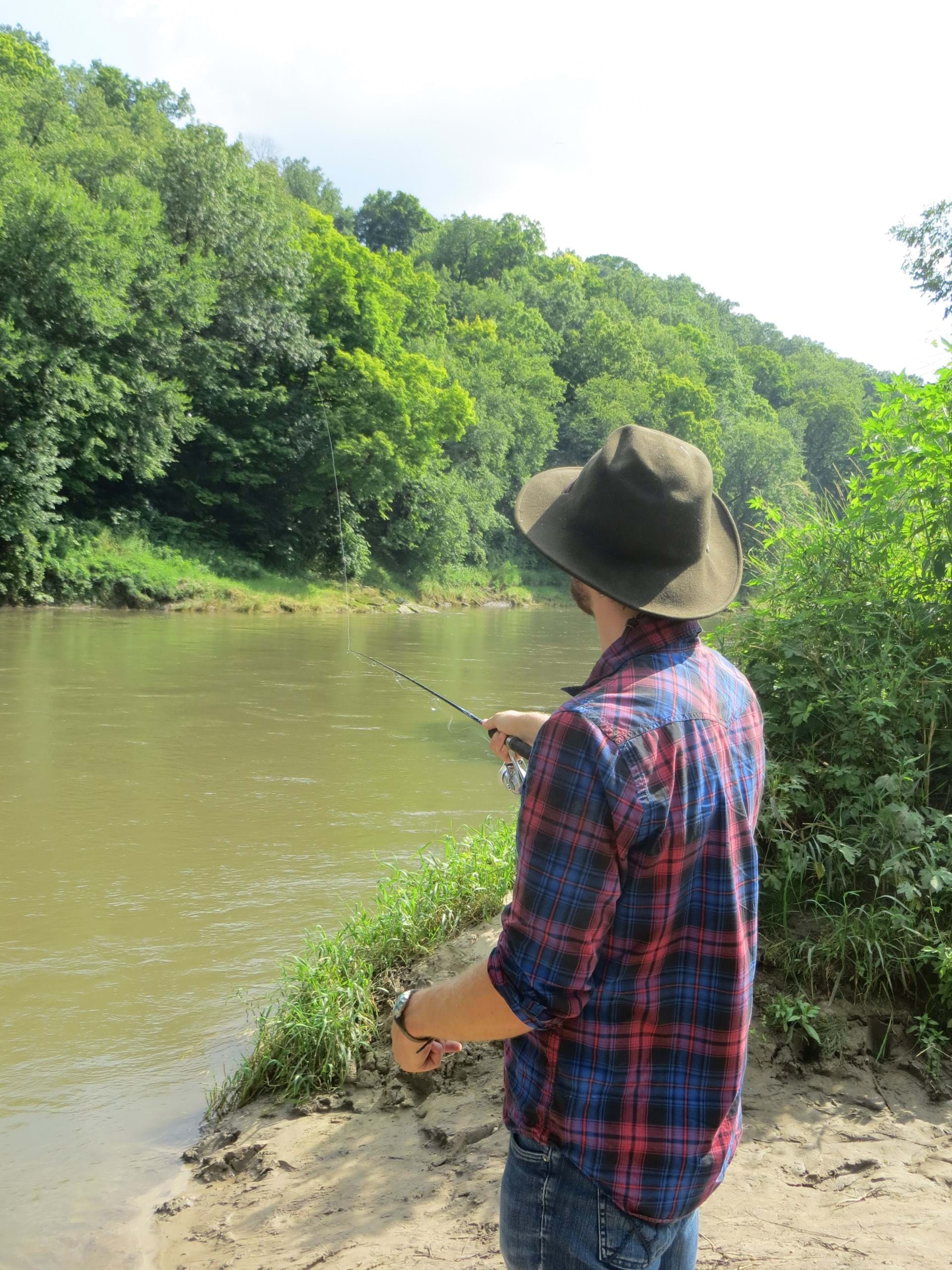 Riverbank Fishing 