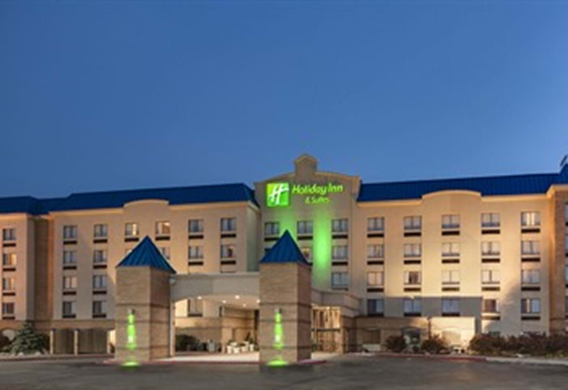 Holiday Inn Hotel & Suites at Ameristar Council Bluffs IA Exterior