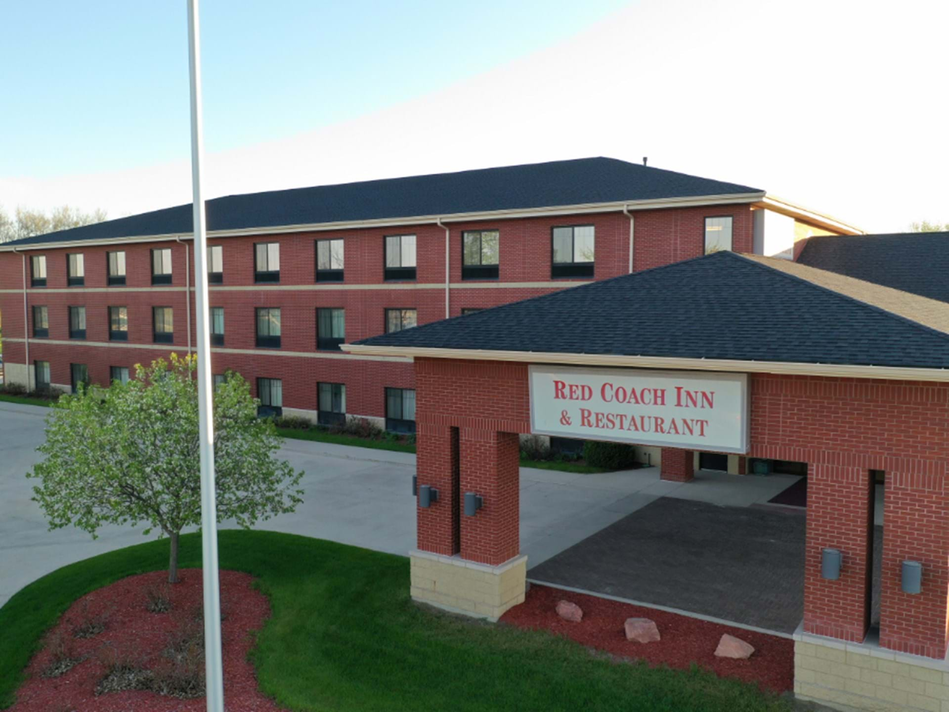 Red Coach Inn & Suites | Red Oak, Iowa | Travel Iowa