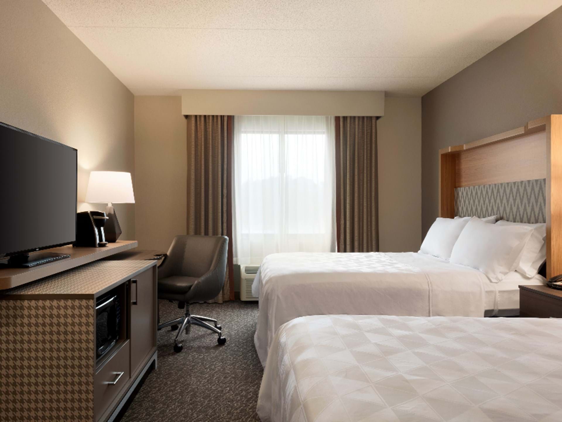Holiday Inn Hotel & Suites at Ameristar Council Bluffs IA Double Queen Room